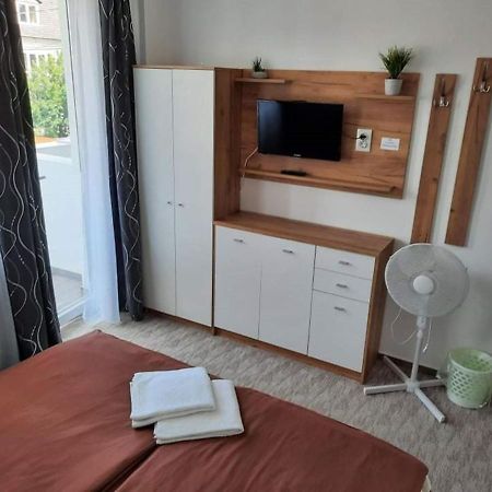 Fiesta Apartman Miskolc Exterior photo