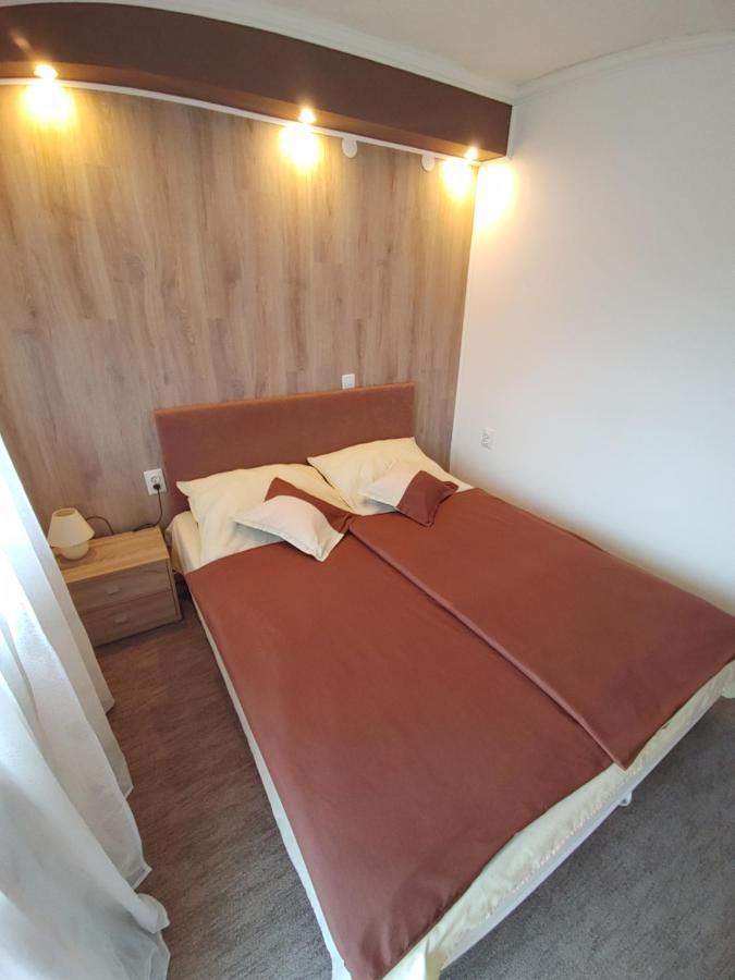 Fiesta Apartman Miskolc Exterior photo