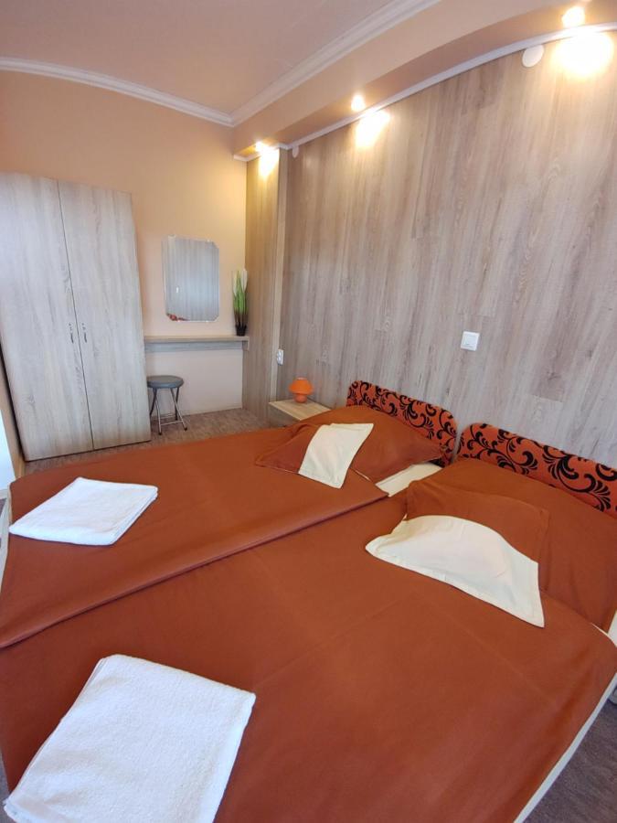 Fiesta Apartman Miskolc Exterior photo