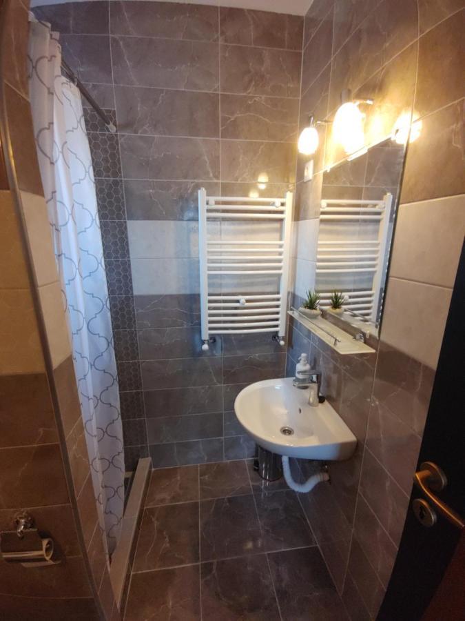Fiesta Apartman Miskolc Exterior photo