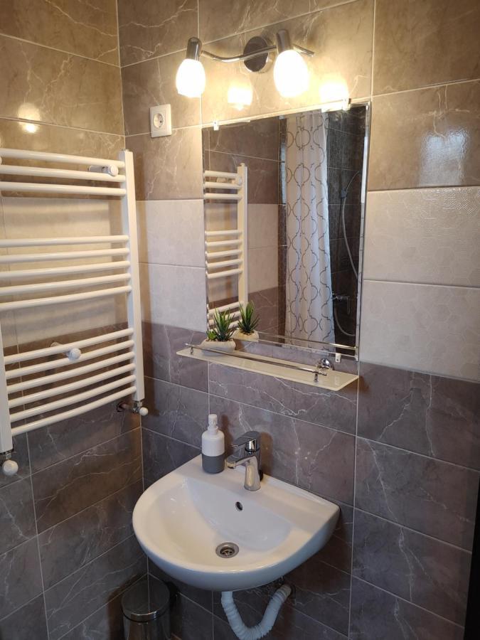 Fiesta Apartman Miskolc Exterior photo