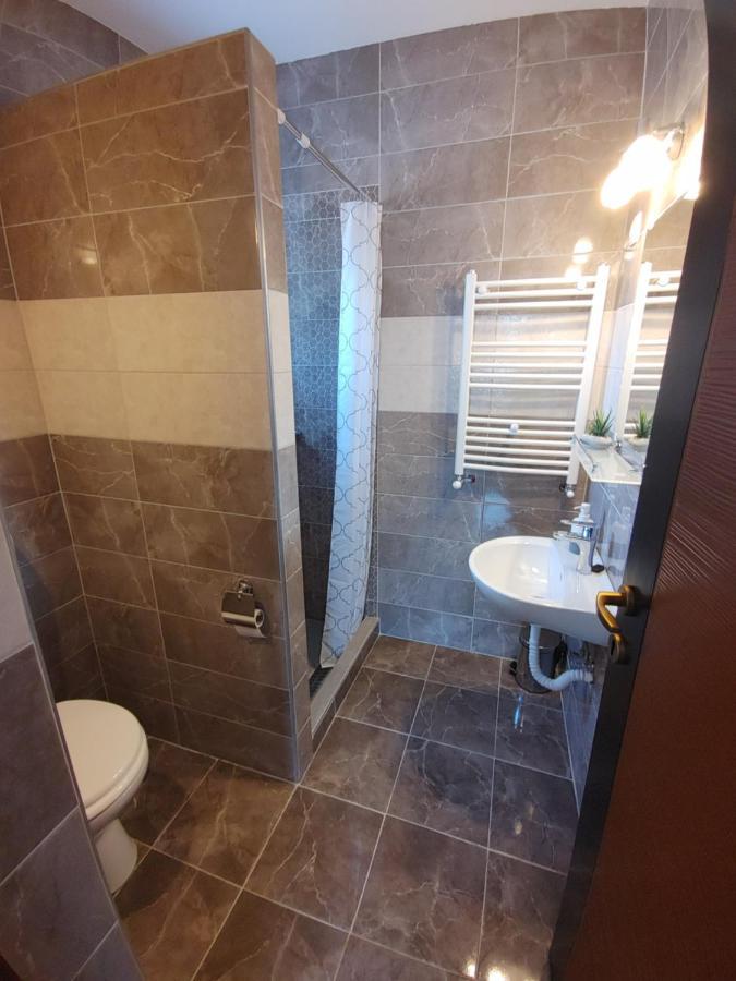 Fiesta Apartman Miskolc Exterior photo