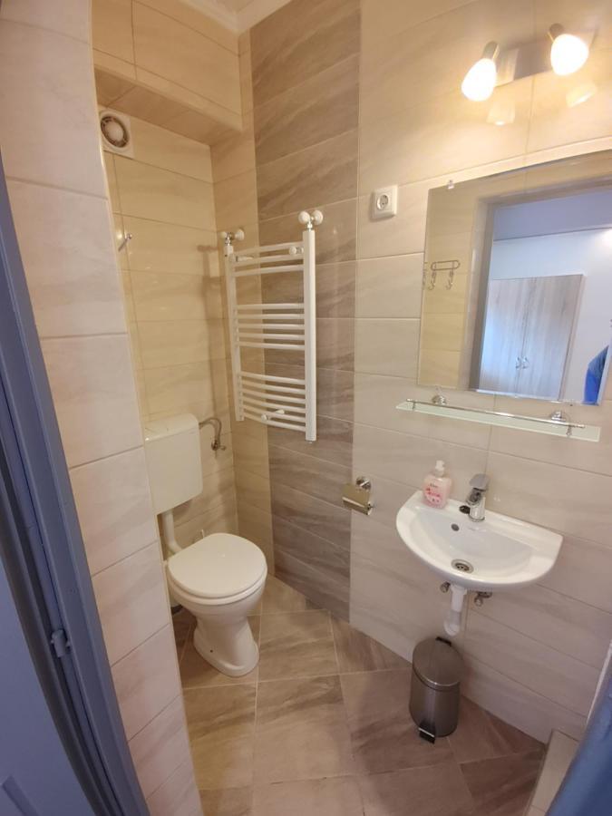 Fiesta Apartman Miskolc Exterior photo